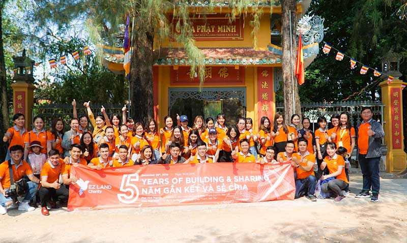 December 26th, 2019, EZ Land's development team had a charity trip to Phat Minh Pagoda (Chau Thanh District, Ben Tre Province).