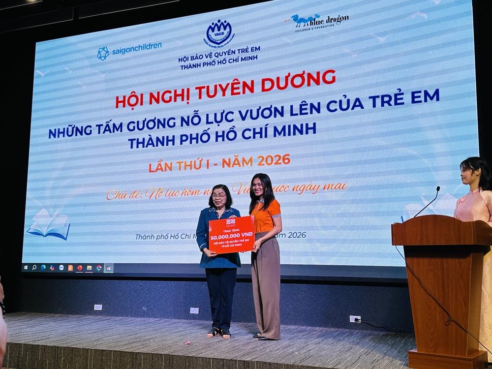 EZLand-trao-qua-tre-em-TP.HCM-16-1