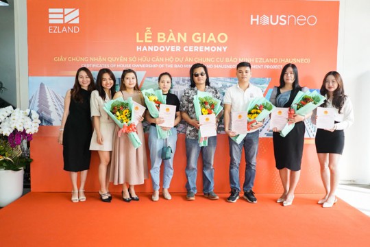 BÀN GIAO SỔ HỒNG HAUSNEO