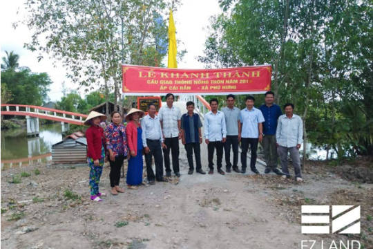 EZ LAND VIETNAM BUILT A BRIDGE FOR PEOPLE IN CA MAU